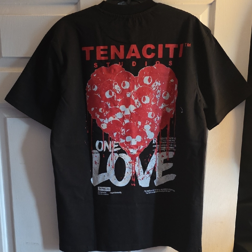 Tenaciti‎ Studios Black T-Shirt with Red Heart Design, Small, Unisex, NWT